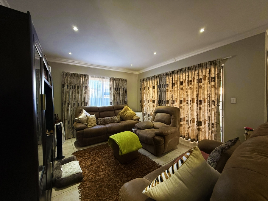 2 Bedroom Property for Sale in Baillie Park North West